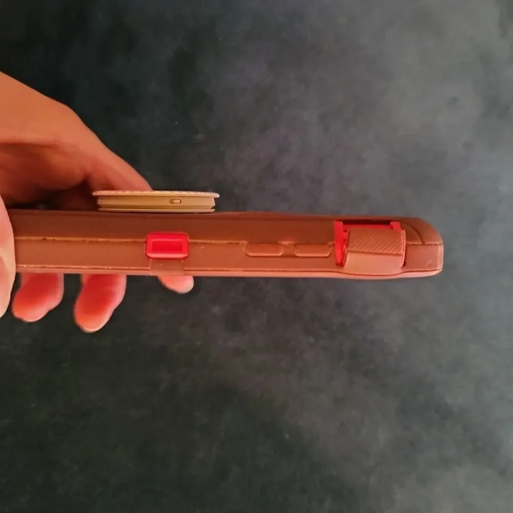 6x3.25.5ozHard thick plastic with those round stick things to hold your phone